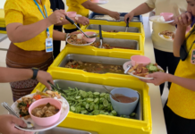 อาหารถาดแบบอุ่นร้อน